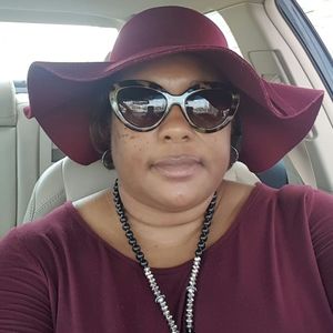 Meet your Posher, Valerie